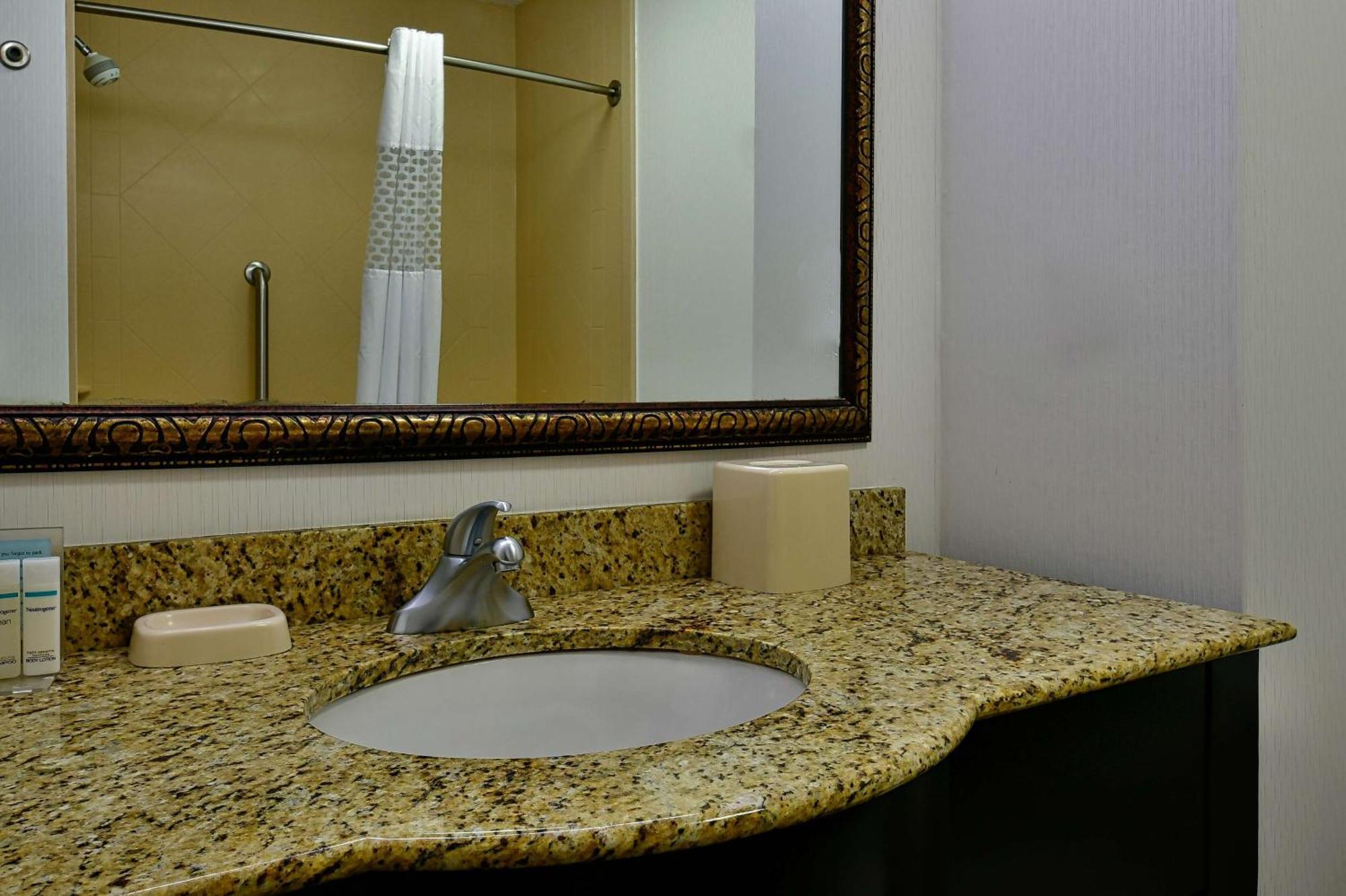 Hampton Inn & Suites Fredericksburg Dış mekan fotoğraf