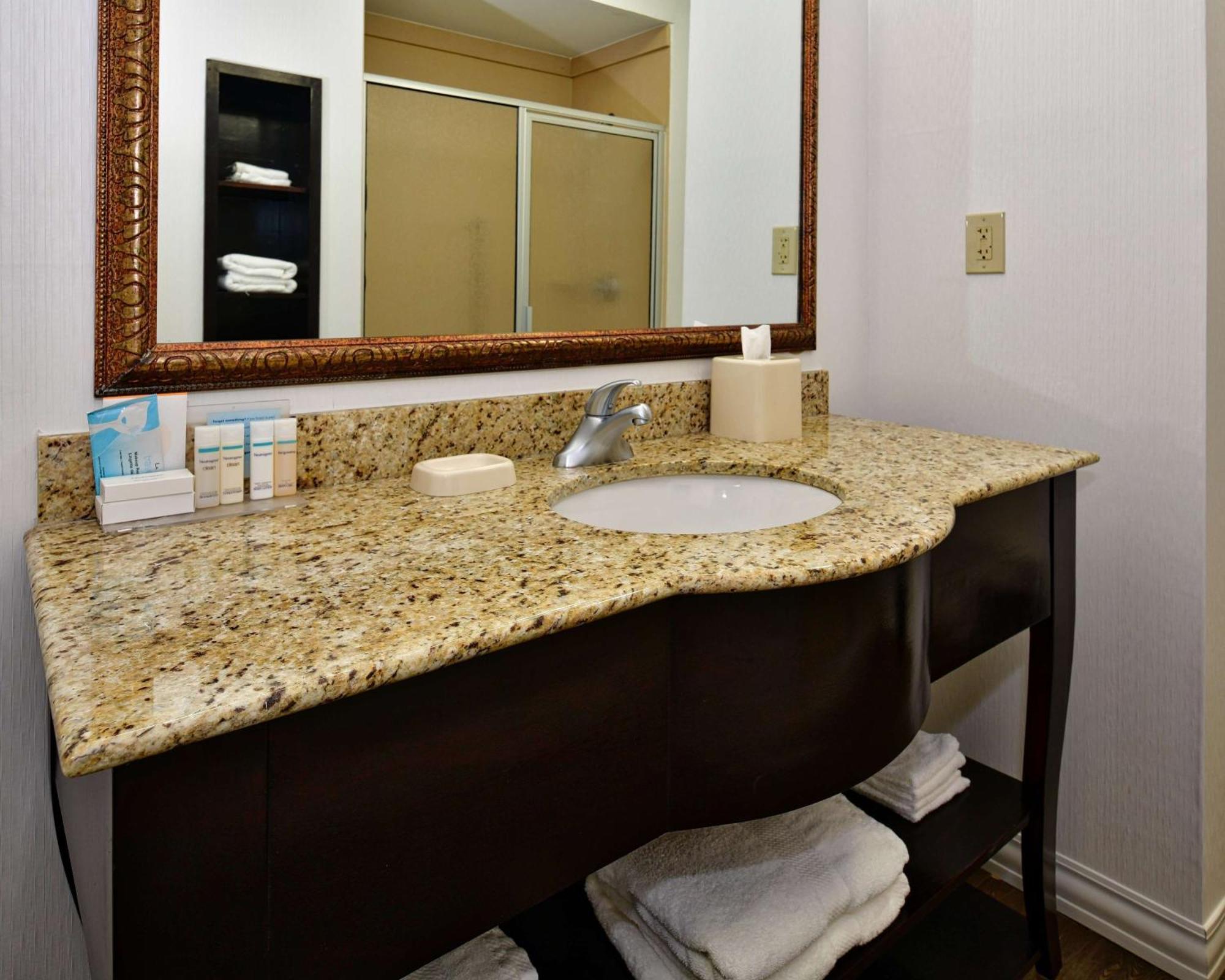 Hampton Inn & Suites Fredericksburg Dış mekan fotoğraf