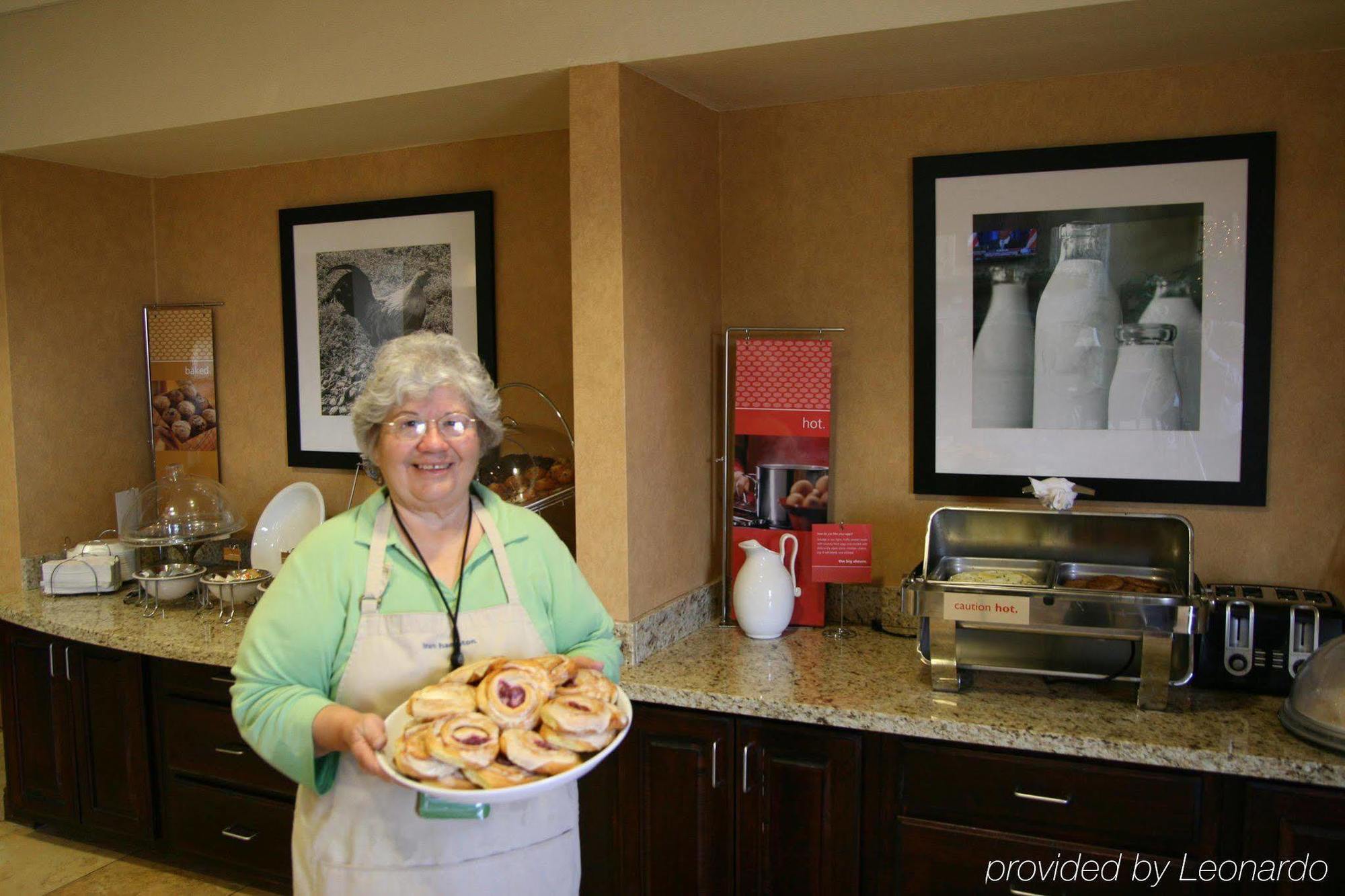 Hampton Inn & Suites Fredericksburg Restoran fotoğraf